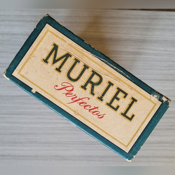 Muriel Perfectos Cigar Box - Havana-Mild - Product of P. Lorillard Company - Picture 5 of 16